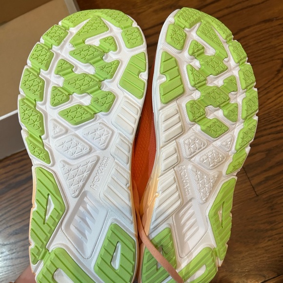 NWT Anthropologie Hoka Arahi 7 - Picture 4 of 5